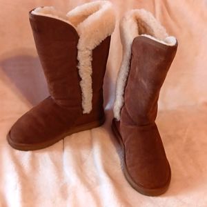 Size 8 lamo brown winter boots